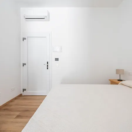 Ξενοδοχείο με διαμερίσματα Olbia Rooms