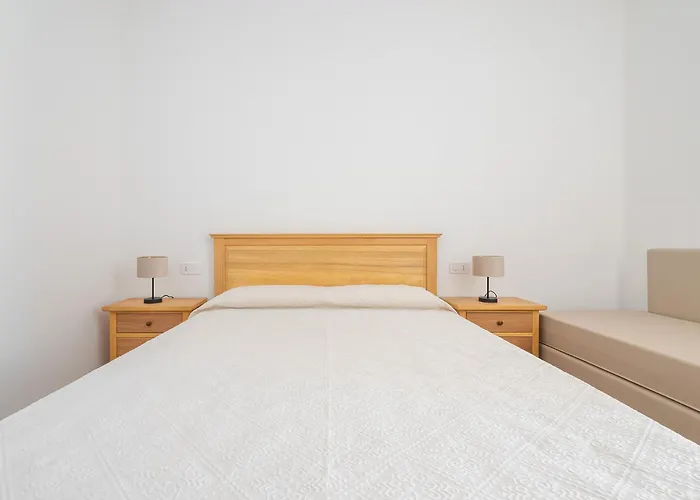 Olbia Rooms מלון דירות 3*