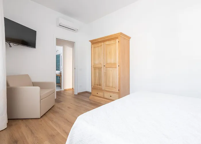 Olbia Rooms 3*
